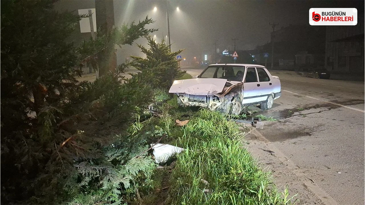 Bafra’da otomobil bariyerlere çarptı: 1 yaralı