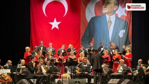 Bursa’da Cumhuriyet Bayramı konseri: Marşlar ve eserler seslendirildi