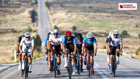 Çeşme’de Veloturk Gran Fondo Bisiklet Yarışı sona erdi