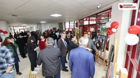 GAÜN’de Cumhuriyet ve Sanat Sergisi: 103. yıl kutlandı