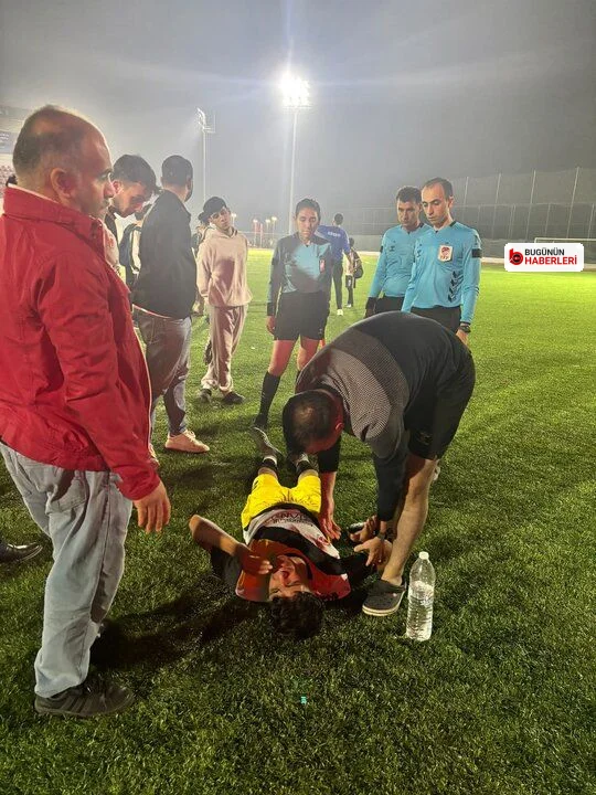 Gaziantep’te amatör maçta kafa travması: Doktor hakem futbolcuyu hayat kurtardı