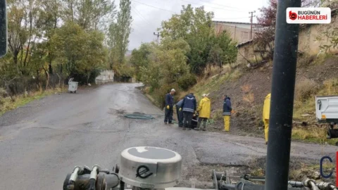 Hakkari’de yağmur suyu hatları açıldı