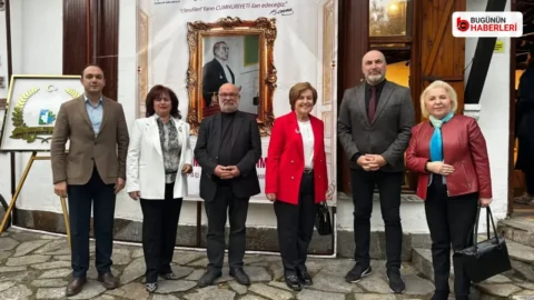 İzmit’te sanat buluşması: Cumhuriyet ve Biz sergisi kapılarını açtı