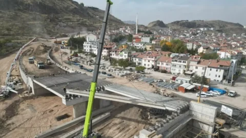 Kayseri Danişment’te Hacılar-Hisarcık Viyadük Çalışması