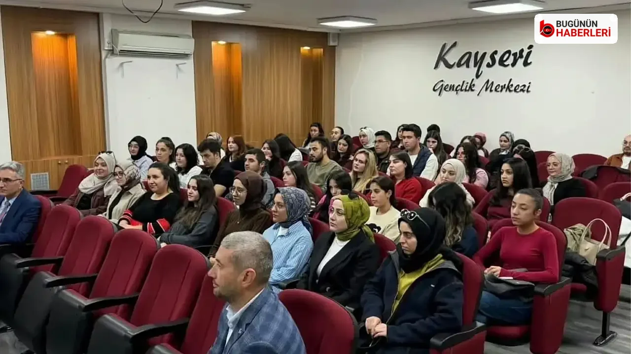 Kayseri Gençlik Merkezi’nde kariyer sohbeti: Öğrenciler geleceklerini konuştu