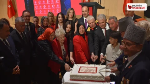 Konya’da 29 Ekim kutlamaları: Taş Bina’da resepsiyon düzenlendi