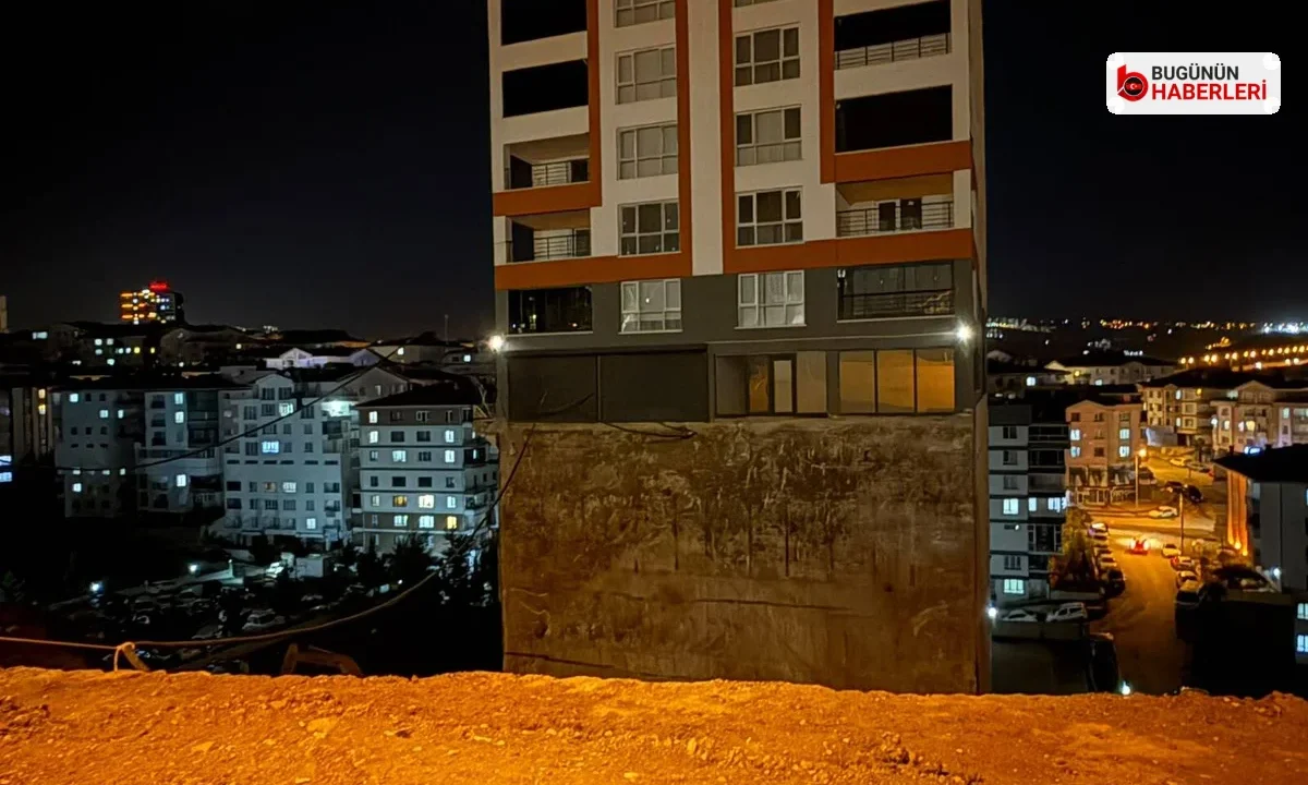 Mamak’ta toprak kayması: 17 katlı apartmanın istinat duvarı çöktü