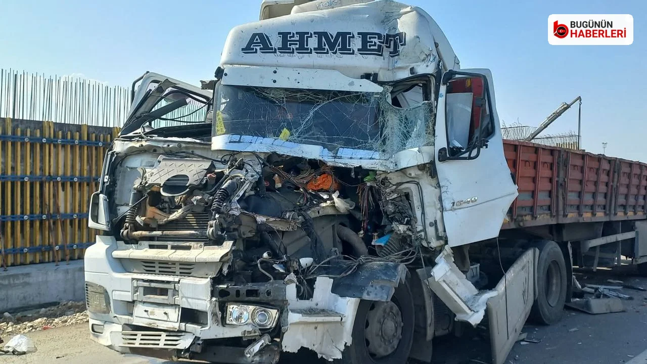 Manisa-Turgutlu yolunda kaza: Tır kamyona çarptı, sürücü ağır yaralı
