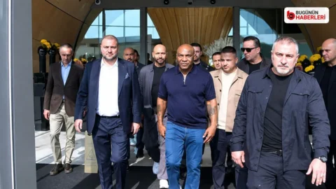 Mike Tyson’dan İstanbul ziyaretinde derbi sorusuna yanıt