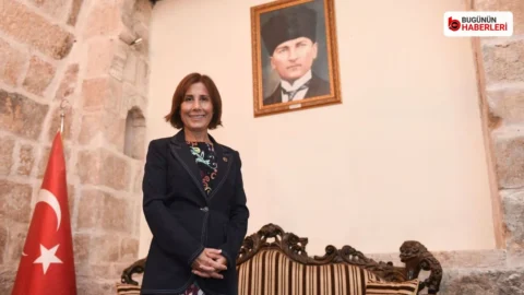 Oya Tekin’den Cumhuriyet mesajı: Haysiyet meselesidir