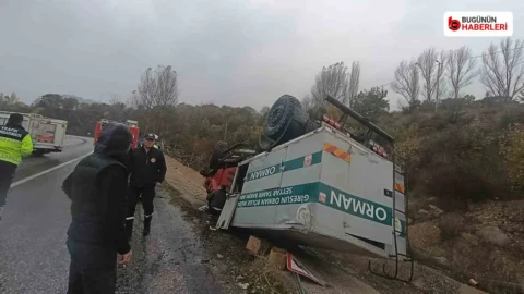 Suşehri’nde orman aracının devrilmesi sonucu 3 personel yaralandı