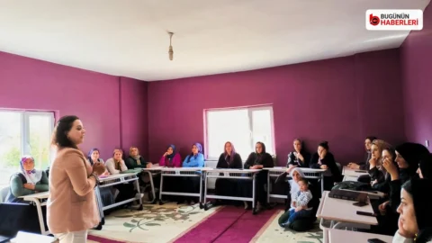 Yüksekova’da öğrencilere aile ve internet eğitimi