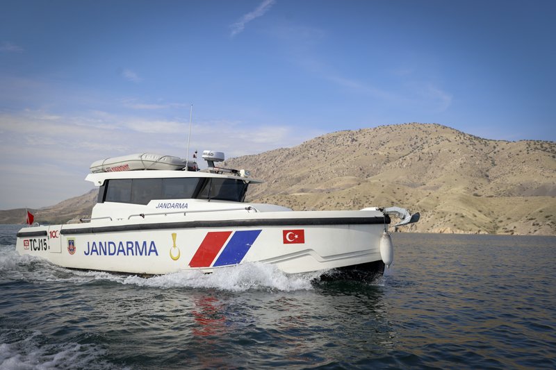 Karakaya Barajı’nda yüzen karakol mesaisi: 617 kilometre kıyı denetleniyor