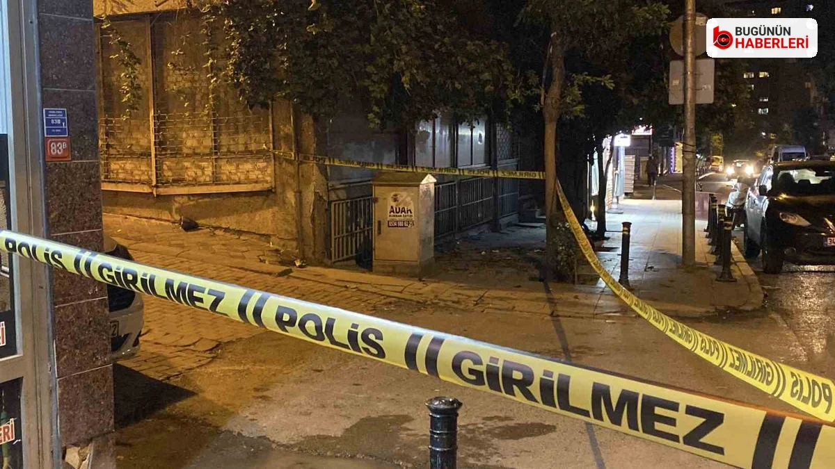 Zeytinburnu’nda silahlı kavga: Mermi dairenin camından içeri girdi